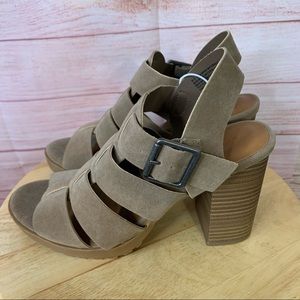 Universal Thread Taupe Fisherman Chunky Heel‎ Ssndals Sz8.5